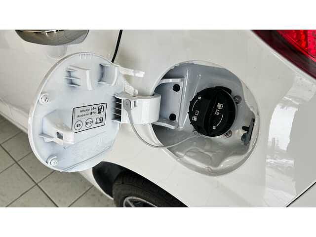 Hyundai i10 i10 5Dr HAT 1.2 MPi 79ps Premium NAV AU