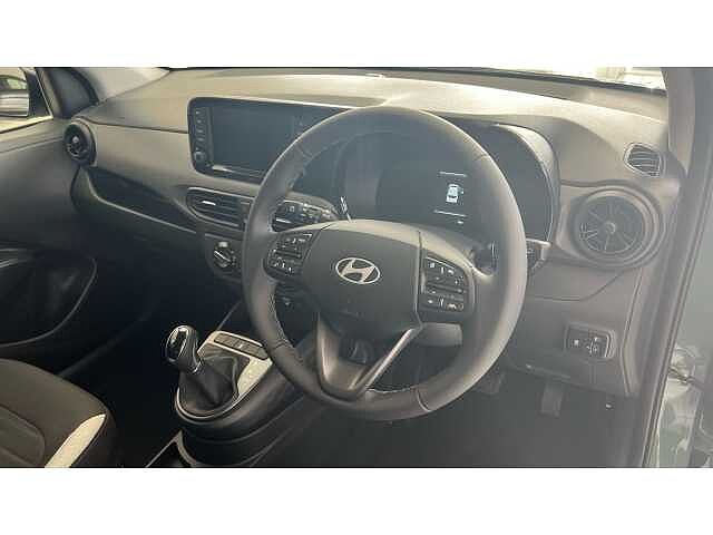 Hyundai i10 i10 5Dr HAT 1.0 MPi 63ps Advance NAV AU