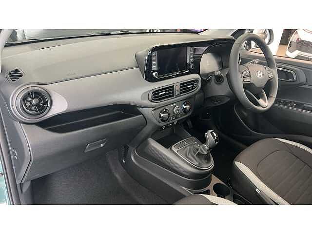 Hyundai i10 i10 5Dr HAT 1.0 MPi 63ps Advance NAV AU