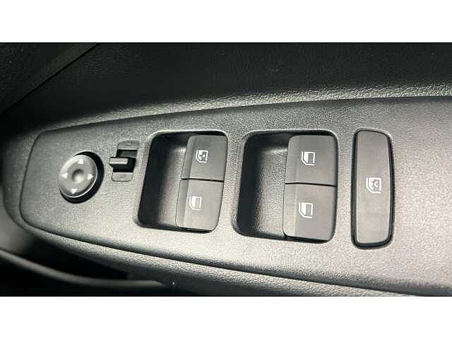 Hyundai i10 i10 5Dr HAT 1.0 MPi 63ps Advance NAV AU