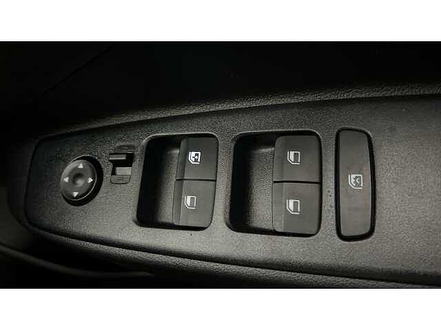 Hyundai i10 i10 5Dr HAT 1.0 MPi 63ps Advance NAV AU