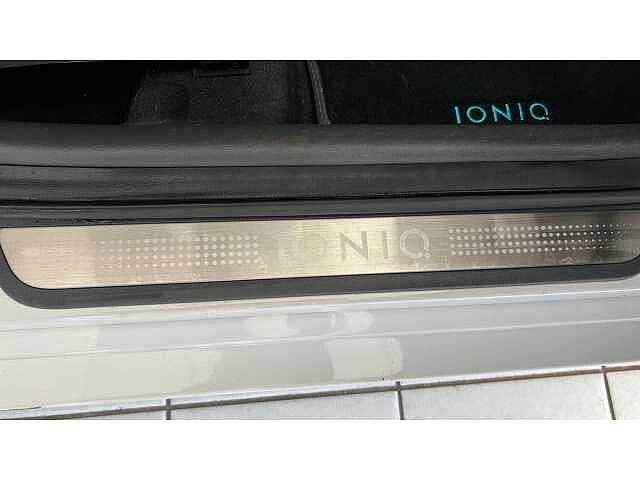 Hyundai IONIQ 1.6 GDi Hybrid Premium 5dr DCT