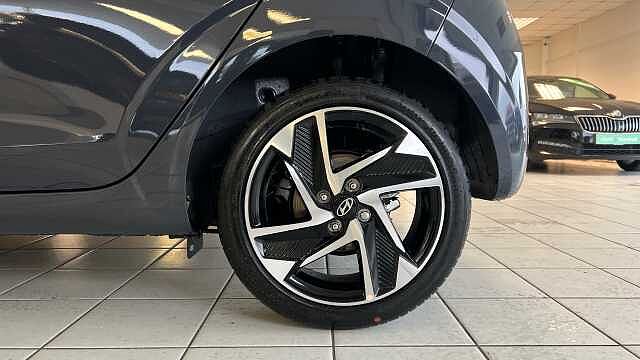 Hyundai i10 I10 1.2 [79] Premium 5dr Auto [Nav]