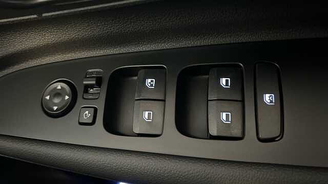 Hyundai Bayon Bayon HAT 1.0 T-gdi 90PS Tech Line