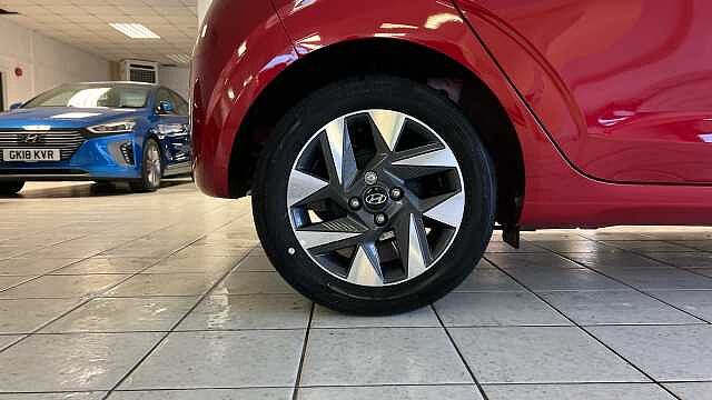 Hyundai i10 i10 5Dr HAT 1.0 MPi 63ps Advance NAV AU