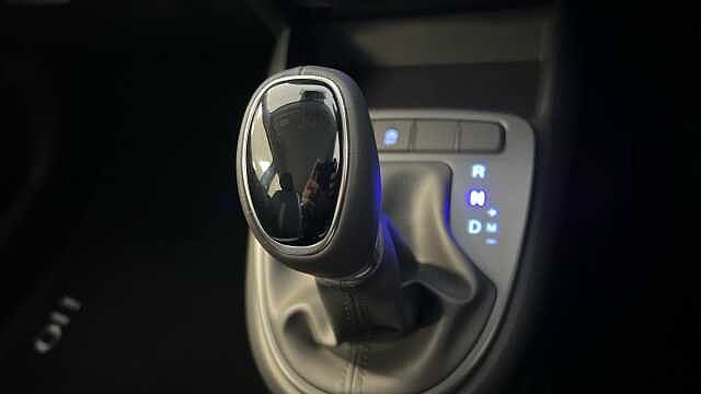 Hyundai i10 i10 5Dr HAT 1.0 MPi 63ps Advance NAV AU