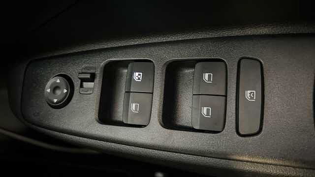 Hyundai i10 i10 5Dr HAT 1.0 MPi 63ps Advance NAV AU