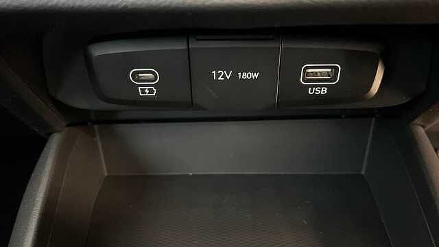 Hyundai i10 i10 5Dr HAT 1.0 MPi 63ps Advance NAV AU